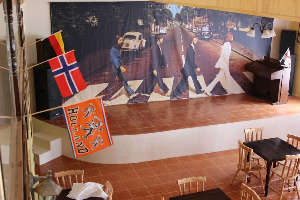 Hotel Yellow Submarine Punta Arenas Extérieur photo