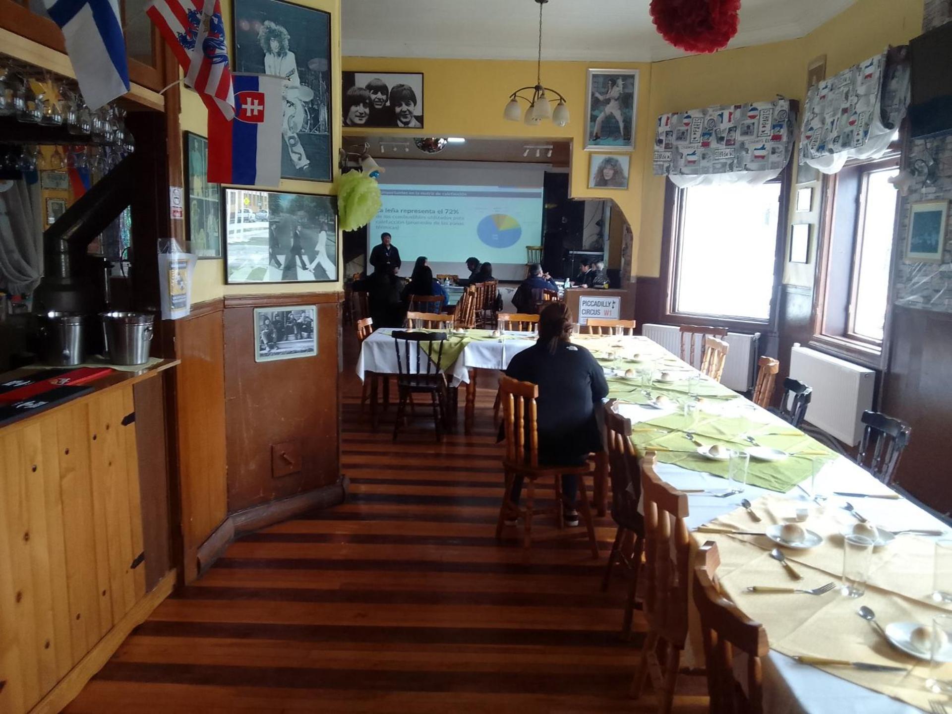 Hotel Yellow Submarine Punta Arenas Extérieur photo