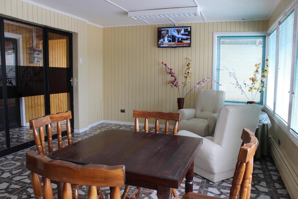 Hotel Yellow Submarine Punta Arenas Extérieur photo