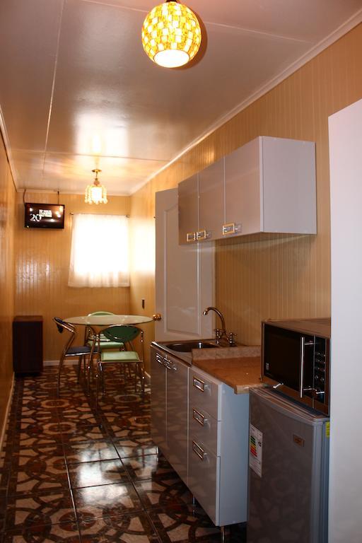 Hotel Yellow Submarine Punta Arenas Extérieur photo