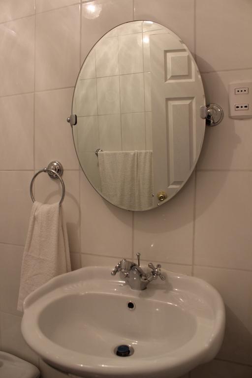 Hotel Yellow Submarine Punta Arenas Chambre photo