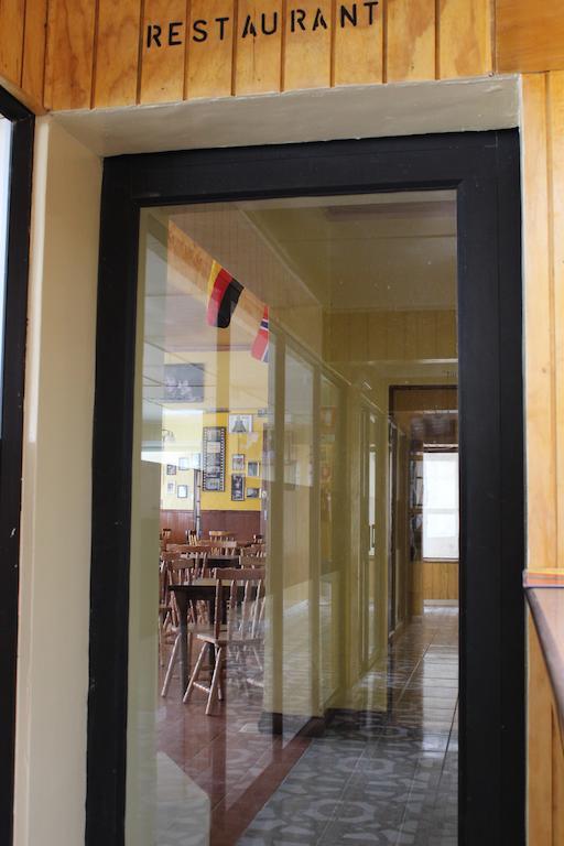 Hotel Yellow Submarine Punta Arenas Extérieur photo
